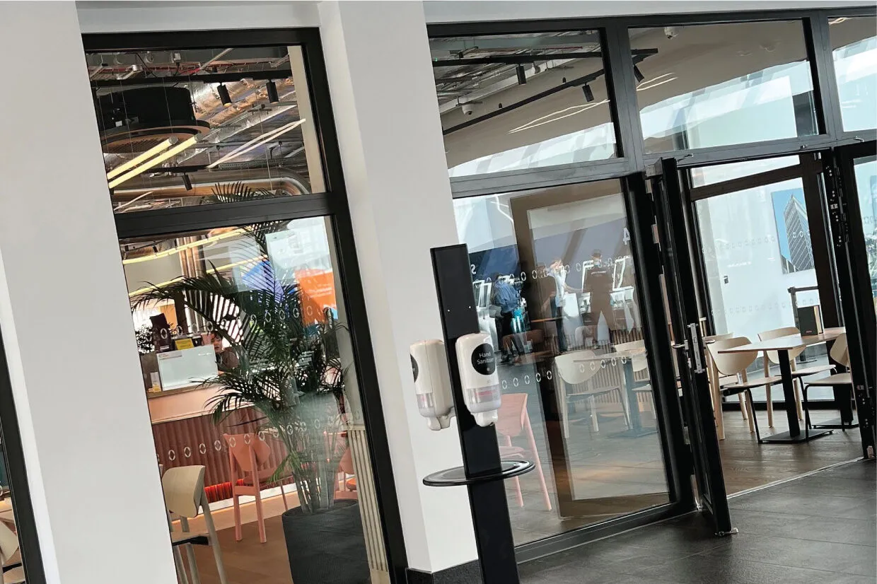 Aluminium fire rated screen in commercial space